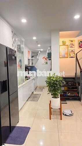 Cho thuê căn hộ Emerald 3pn3wc,127m2,full NT  giá 20tr, view công viên