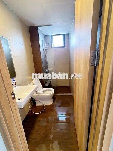 Cho thuê căn hộ Emerald 3pn3wc,127m2,full NT  giá 20tr, view công viên