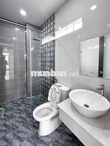 CHOTHUE nhà 3PN ngay cầu Đ.B.PHỦ
