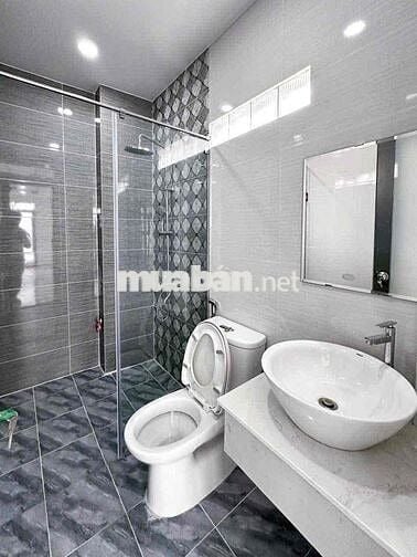 CHOTHUE nhà 3PN ngay cầu Đ.B.PHỦ