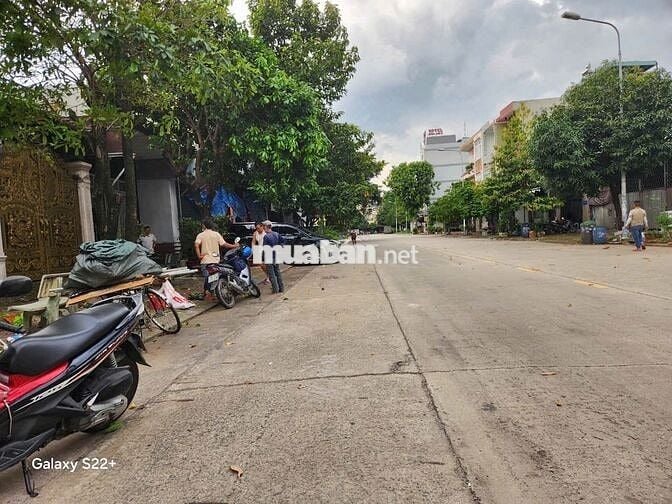 Cần Bàn Nhanh Nhà Mặt Tiền Đường, D1, Dĩ An, Bình Dương, SHR, 1TY430TR