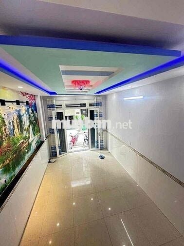 nhà trệt 2 kaauf sân thượng có 4 phòng ngủ 4wc