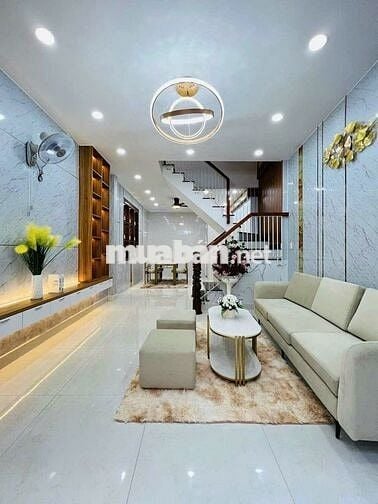 Bán nhà HXH 1/ đường quốc lộ 13, Thủ đức. dt 39m2 giá 3 tỷ 1. Sổ Riêng