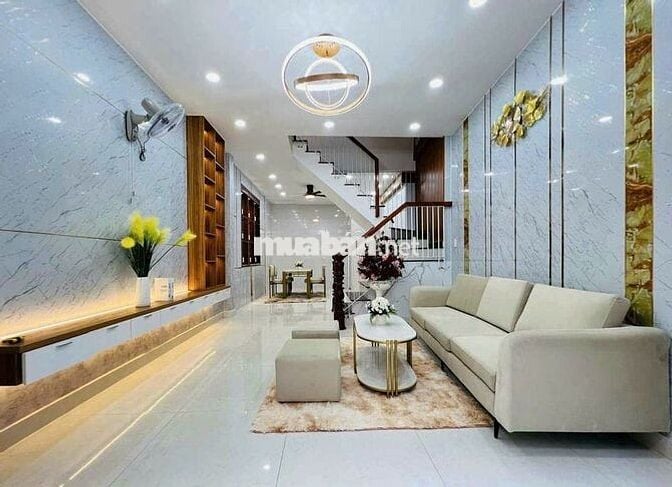 Bán nhà HXH 1/ đường quốc lộ 13, Thủ đức. dt 39m2 giá 3 tỷ 1. Sổ Riêng