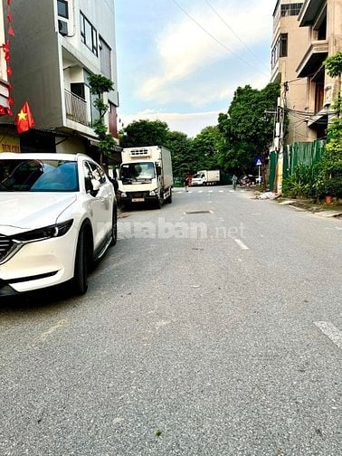 THẠCH BÀN 5TÂNG ĐẸP LUNG LINH 7TỶ XÍU-ÔTÔ ĐỖ CỬA VÀI BƯỚC RA ÔTÔ TRÁNH