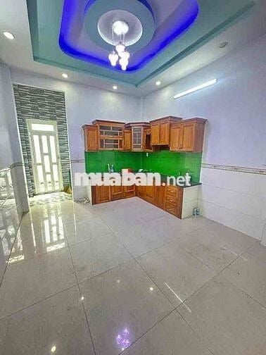 nhà trệt 2 kaauf sân thượng có 4 phòng ngủ 4wc