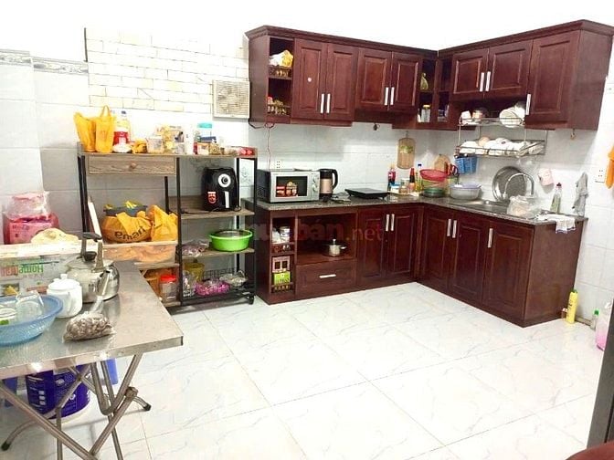 Cho thuê nguyên căn 4x10 đúc 1 lầu 2PN 2WC 2 Mlạnh hẻm Xhơi P5 DQ Hàm 