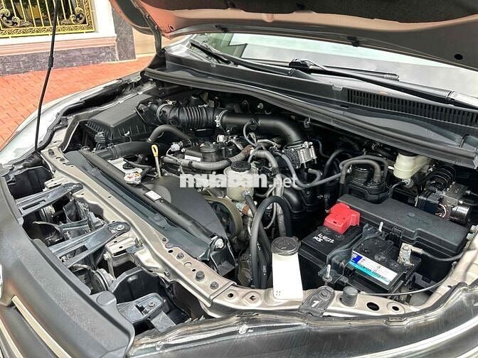 Toyota Innova 2019 2.0E - 100000 km