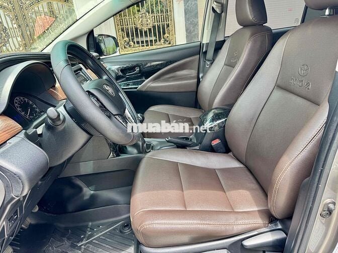 Toyota Innova 2019 2.0E - 100000 km