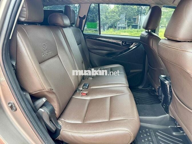 Toyota Innova 2019 2.0E - 100000 km