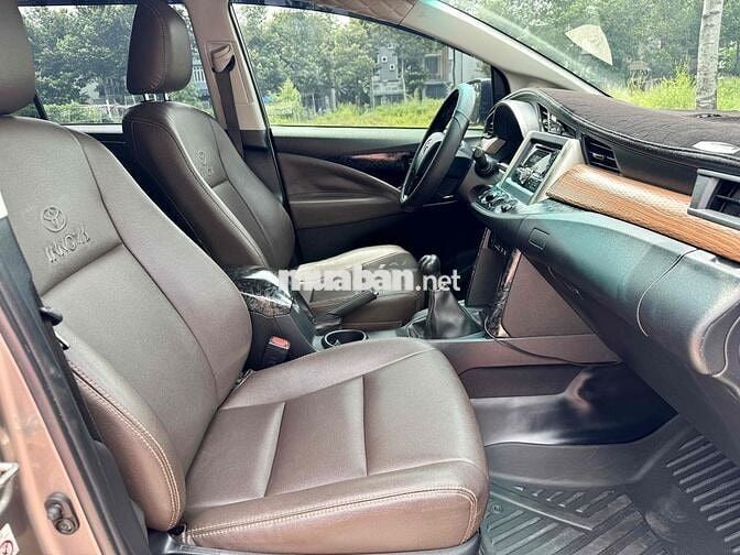 Toyota Innova 2019 2.0E - 100000 km