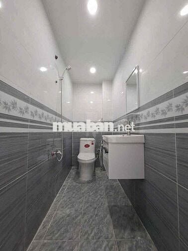 Nhà đẹp ý hình gần chợ siêu thị trường học