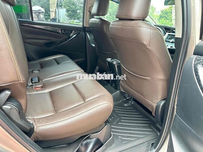 Toyota Innova 2019 2.0E - 100000 km