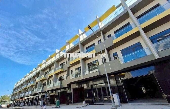 Nhà phố Bcons 92m2 DTSD 200m2 giá chỉ 4,7 tỷ - trệt 2 lầu sân thượng
