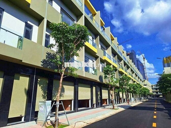 Nhà phố Bcons 92m2 DTSD 200m2 giá chỉ 4,7 tỷ - trệt 2 lầu sân thượng
