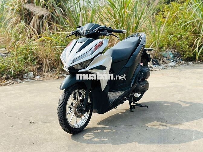 HONDA VARIO 125 MÀU XÁM BẠC ĐỘ ĐÈN CHẠY BỐC.