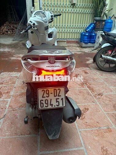Bán xe Lead 2022 mới đi 1.4 vạn rất đẹp chính chủ