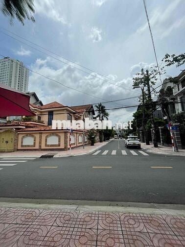 nhà mặt tiền xe hơi cho thuê lầu 2,3