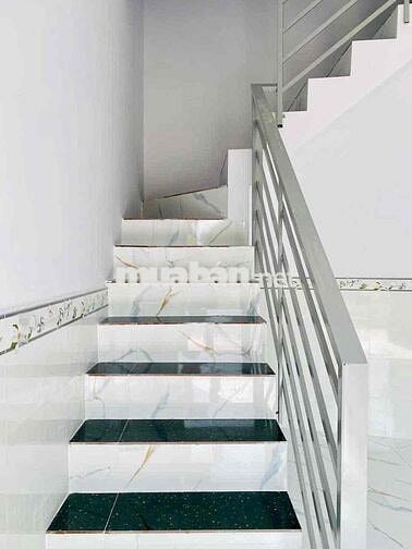 Nhà Mới 1 Lầu Xây Kiên Cố Full Thổ Cư. Đường Xe Hơi Tới Nhà. Giá Rẻ