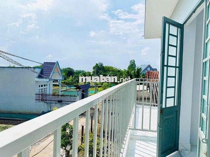 Nhà Mới 1 Lầu Xây Kiên Cố Full Thổ Cư. Đường Xe Hơi Tới Nhà. Giá Rẻ