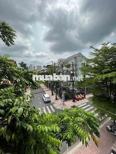 nhà mặt tiền xe hơi cho thuê lầu 2,3