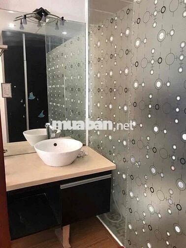 Nhà Thuê Giá Rẻ Chỉ 9tr, Dt 4m2, 3pn, Hẻm ba gác.