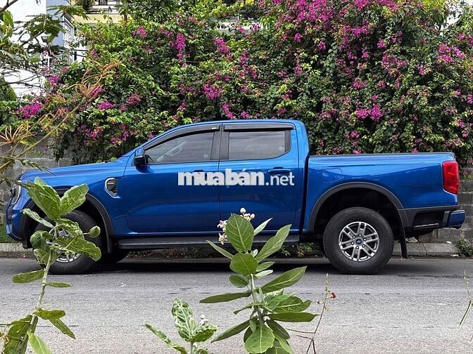 Ford Ranger 2023 XLS 2.0 4x2 AT - Xe Lướt giá Tốt