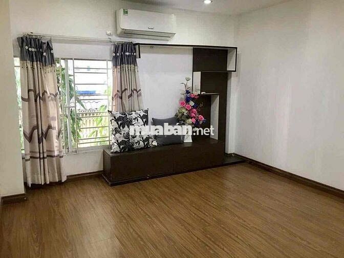 Nhà Thuê Giá Rẻ Chỉ 9tr, Dt 4m2, 3pn, Hẻm ba gác.