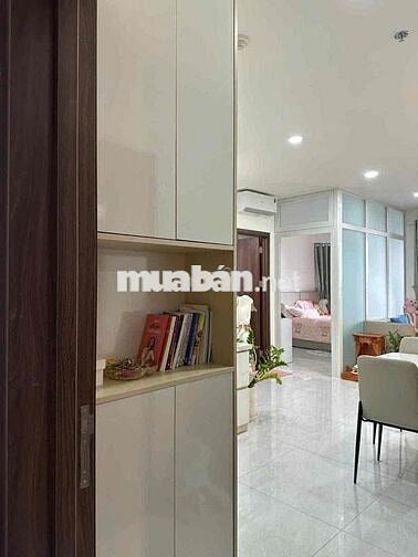 Cho thuê 2PN giá tốt tại CC Sunrise Riverisde, cách RMIT 5 phút đi xe