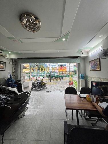 Cần người hợp tác trong lĩnh vực nữ trang vàng, kim cương và đá quí