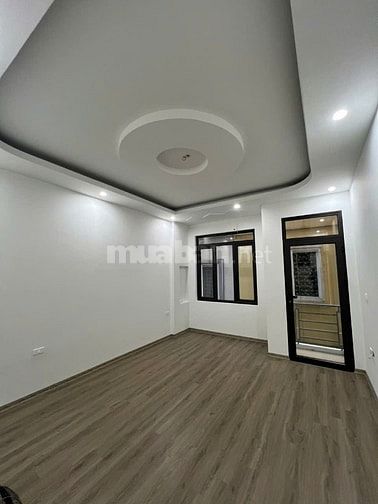Bán nhà 42m2 x 4 tầng, mặt tiền 4m, giá 7.9 tỷ Kim Giang