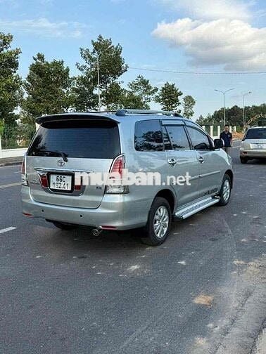 Toyota Innova 2010 G