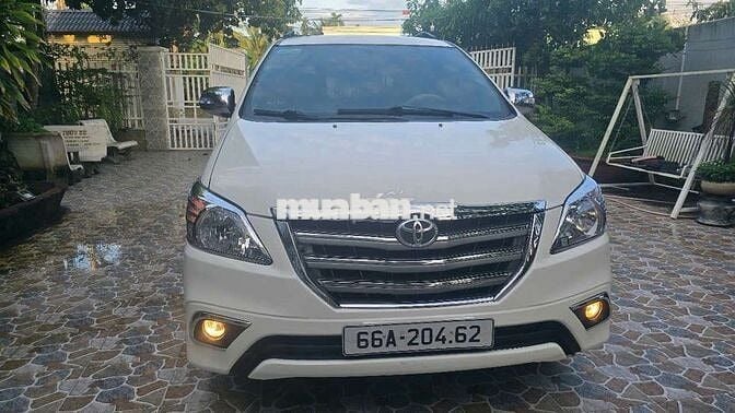 Toyota innova 2015 2.0 E - 138000 km