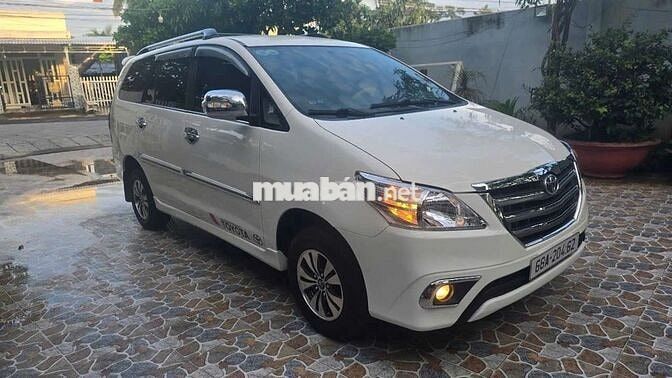 Toyota innova 2015 2.0 E - 138000 km