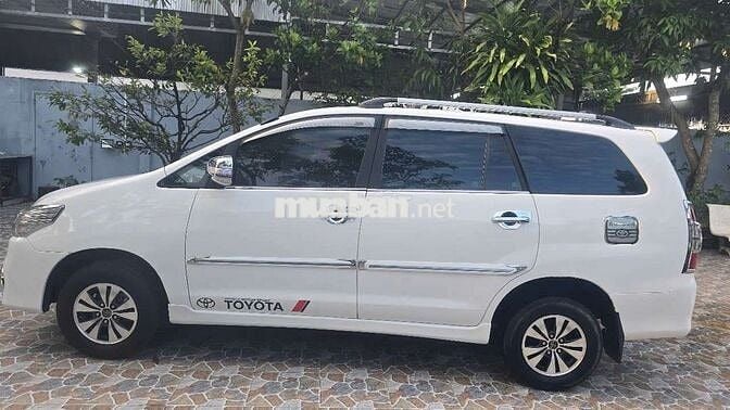 Toyota innova 2015 2.0 E - 138000 km