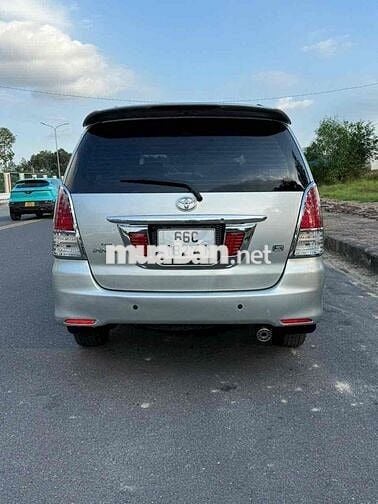 Toyota Innova 2010 G