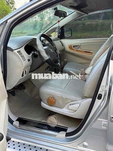 Toyota Innova 2010 G