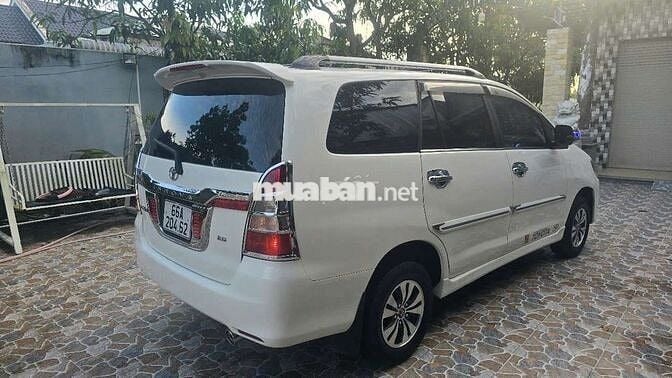 Toyota innova 2015 2.0 E - 138000 km