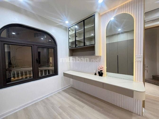 Nhà Đẹp Ngõ Linh Quang, Đống Đa 31m, 5 tầng, mt 4m, giá 9.3 tỷ.