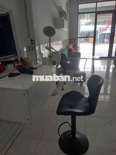 DO KHÔNG CÓ THỜI GIAN QUẢN LÝ NÊN CHO THUÊ LẠI 1 TIỆM GỘI ĐẦU