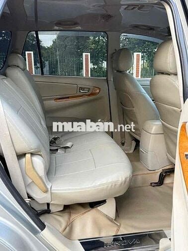 Toyota Innova 2010 G