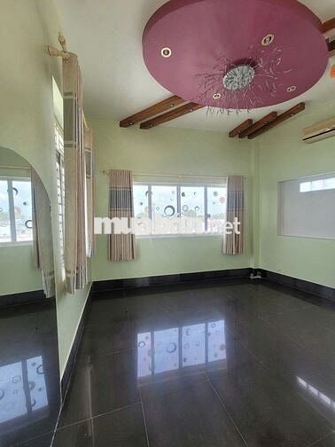 Nhà 6,5 triệu 3 phòng ngủ gần Đại lộ Hoà Bình Cần Thơ