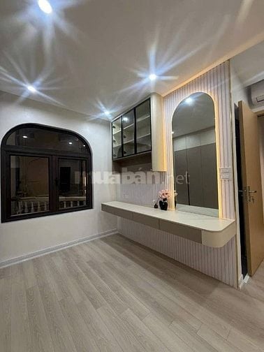 Nhà Đẹp Ngõ Linh Quang, Đống Đa 31m, 5 tầng, mt 4m, giá 9.3 tỷ.