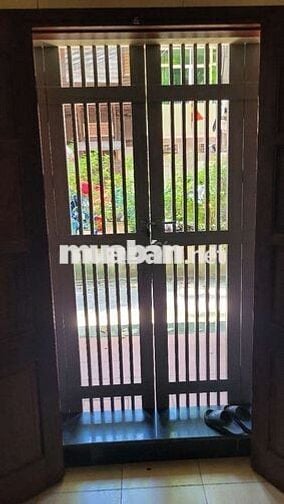 Cho thuê căn hộ tập thể tầng 1