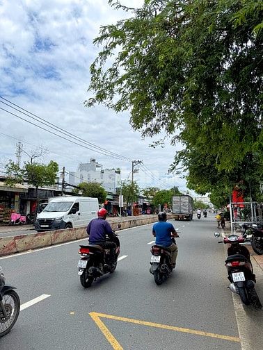 BÁN NHÀ MẶT TIỀN : 2226 HUỲNH TẤN PHÁT - X. PHÚ XUÂN - H. NHÀ BÈ - HCM