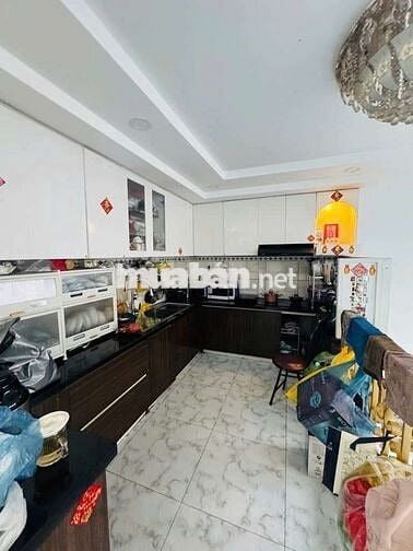 An dương vương....chủ xây ởi---đẹp,kiên cố