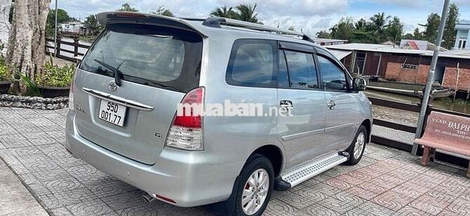 Toyota Innova 2012 2.0G - 180000 km