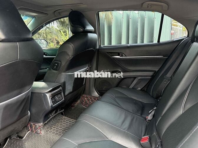 Toyota Camry 2020 2.5Q nhập khẩu nguyên chiếc