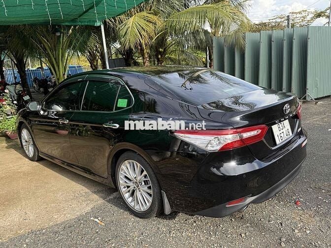 Toyota Camry 2020 2.5Q nhập khẩu nguyên chiếc