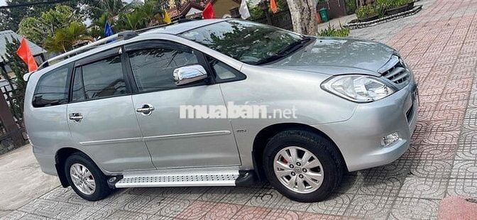 Toyota Innova 2012 2.0G - 180000 km